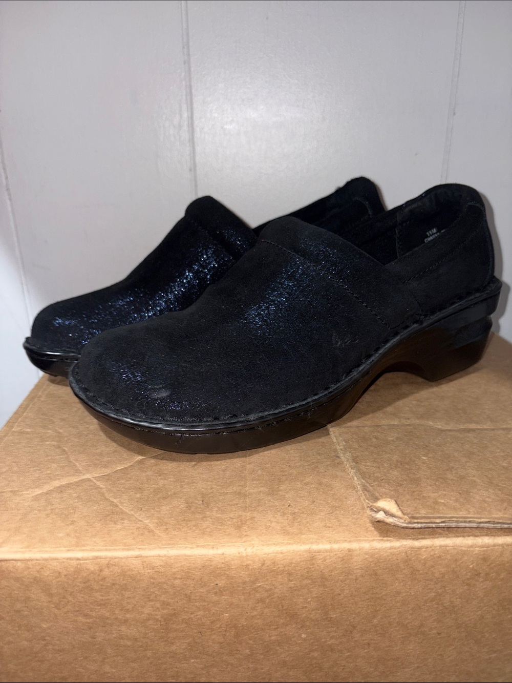 b.o.c. Black Slip-On Suede-Look Comfort Clogs size 11M